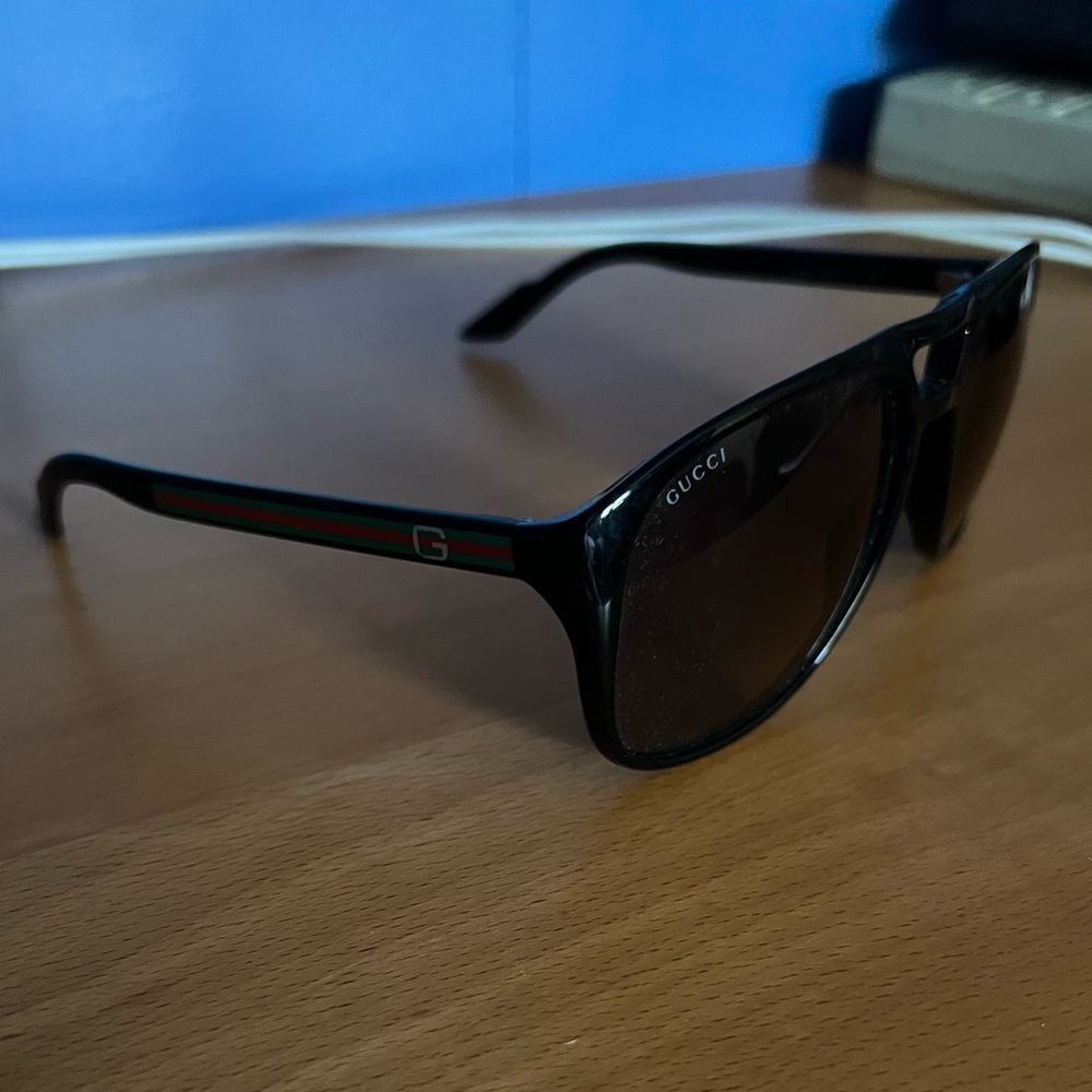 Gucci 1018 Men’s Aviator Sunglasses w/ Case, Cloth, Authenticity cards